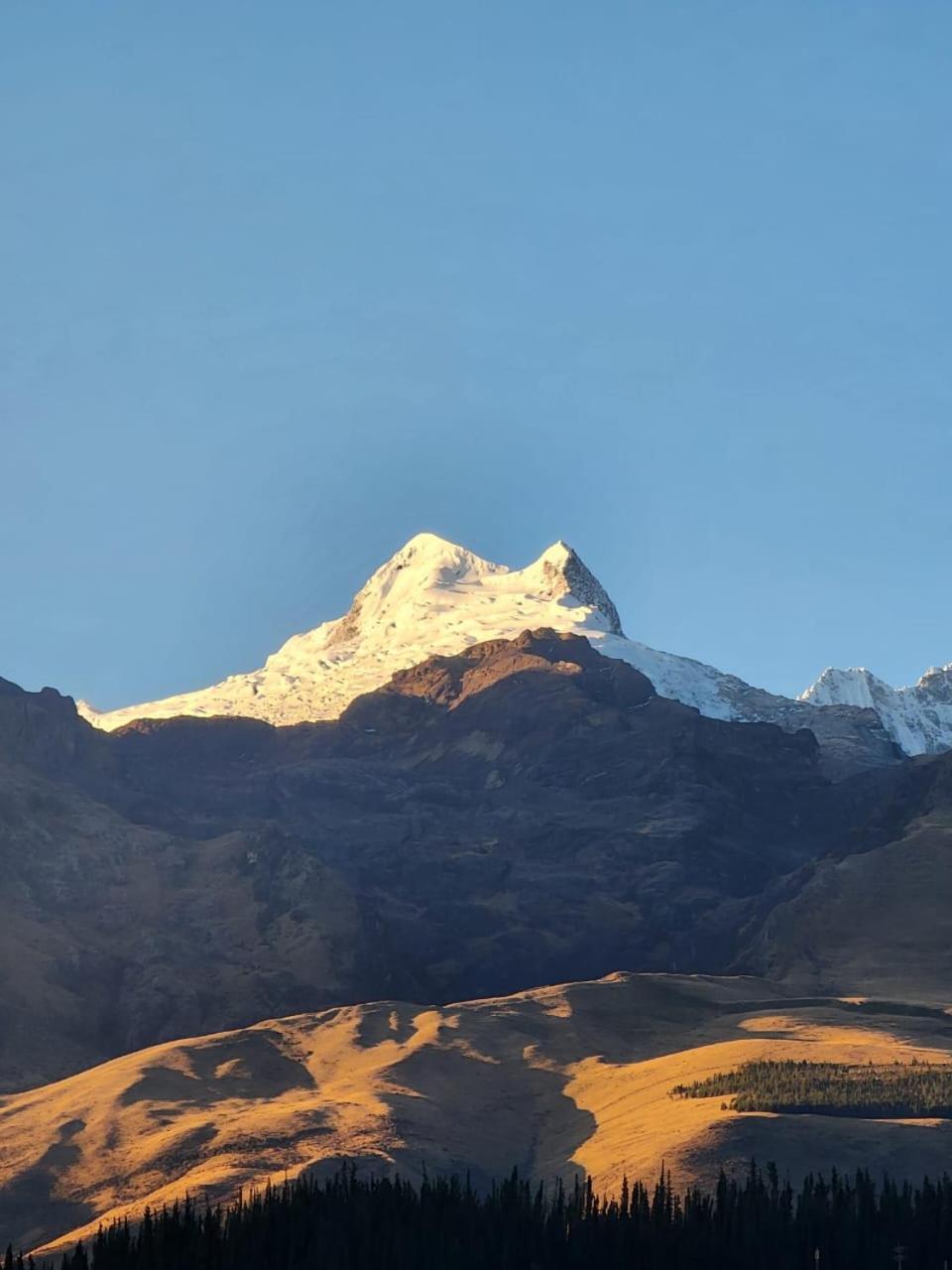 Lhotse Hostel B&B Huaraz  Exteriör bild