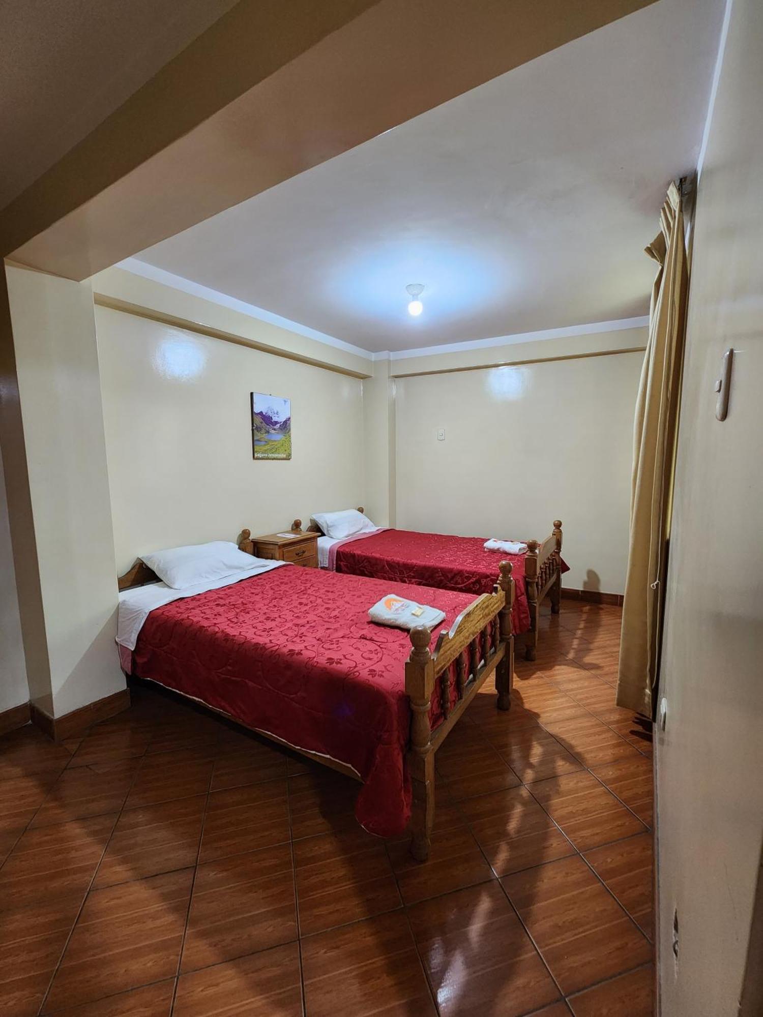 Lhotse Hostel B&B Huaraz  Exteriör bild