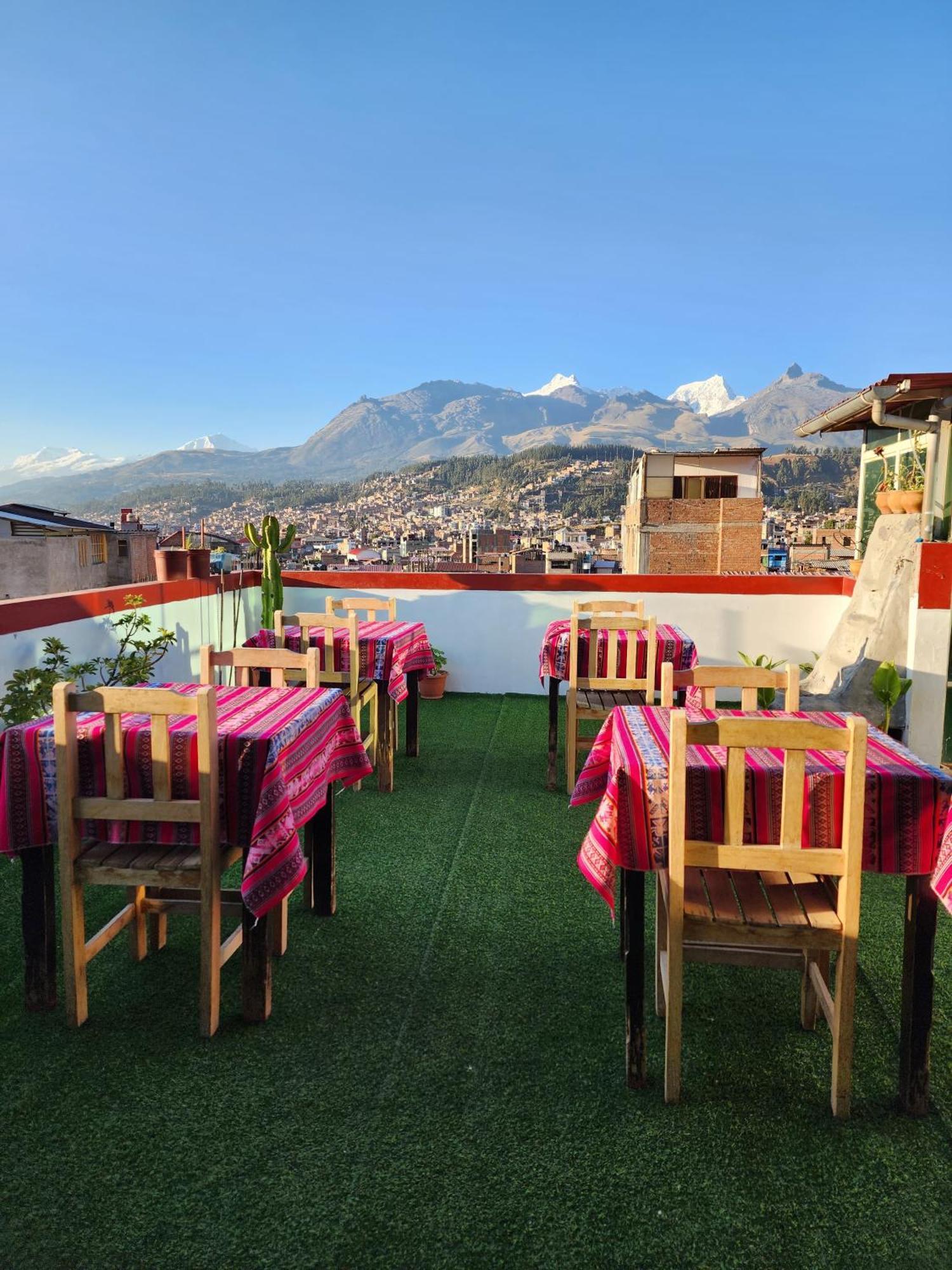 Lhotse Hostel B&B Huaraz  Exteriör bild
