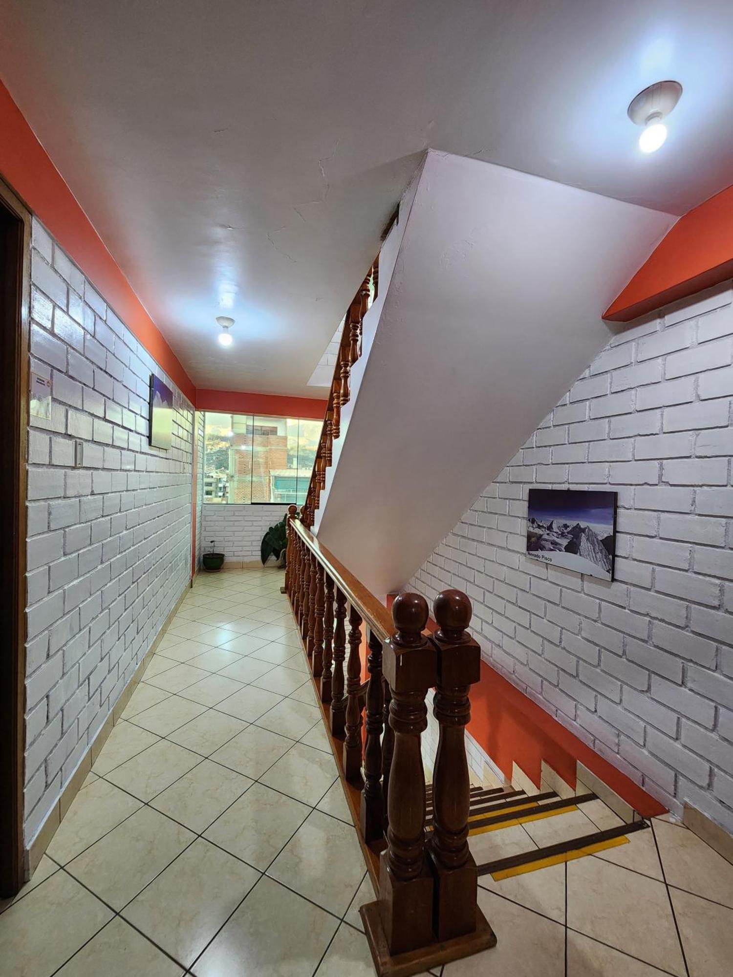 Lhotse Hostel B&B Huaraz  Exteriör bild