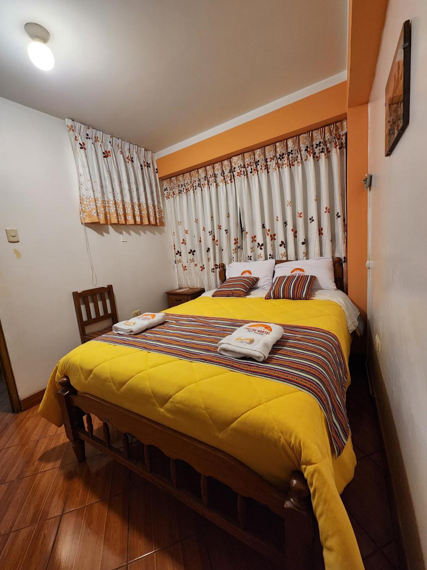 Lhotse Hostel B&B Huaraz  Exteriör bild