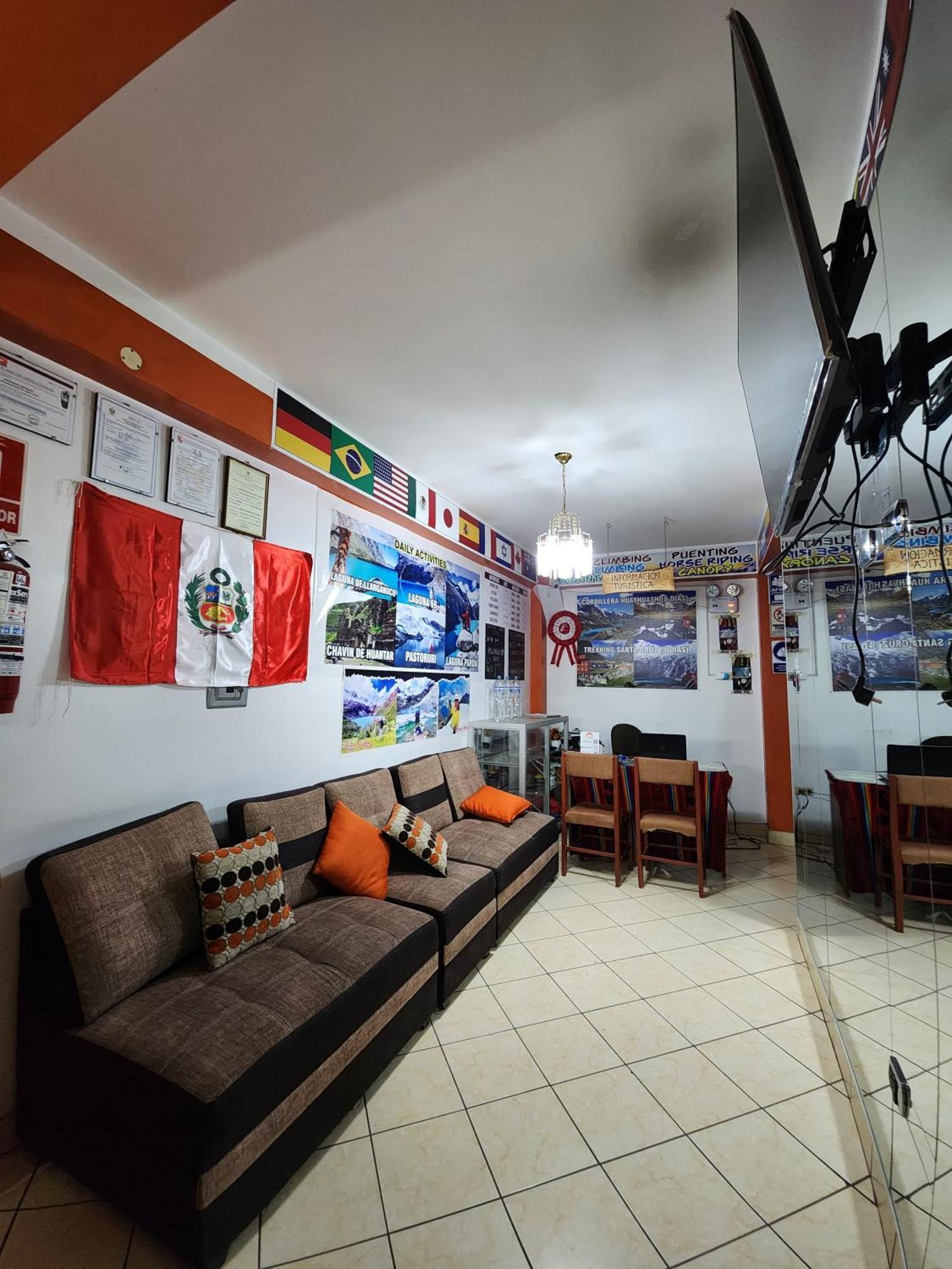 Lhotse Hostel B&B Huaraz  Exteriör bild